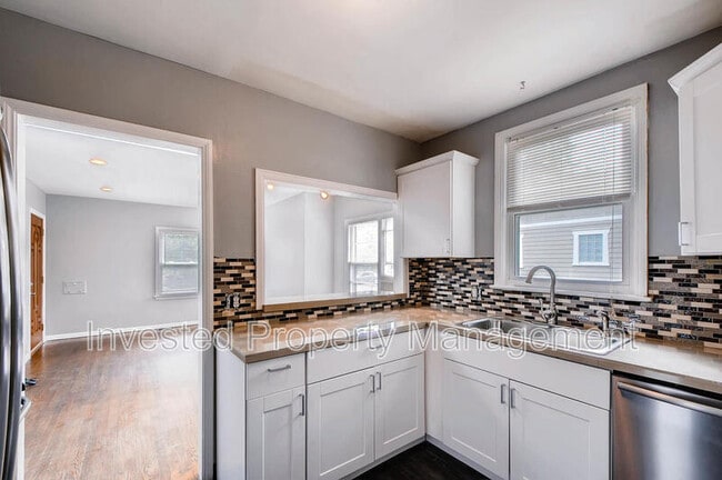 Building Photo - 1925 S Franklin St