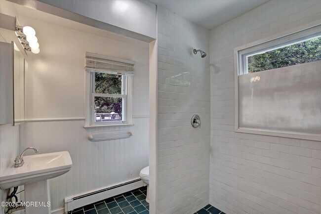 Building Photo - 125 Beechwood Ave