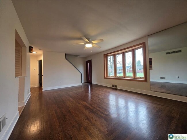 Building Photo - 1645 Mark Twain Cir