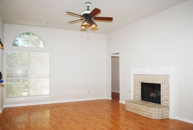 Building Photo - 12801 Conifer Ln