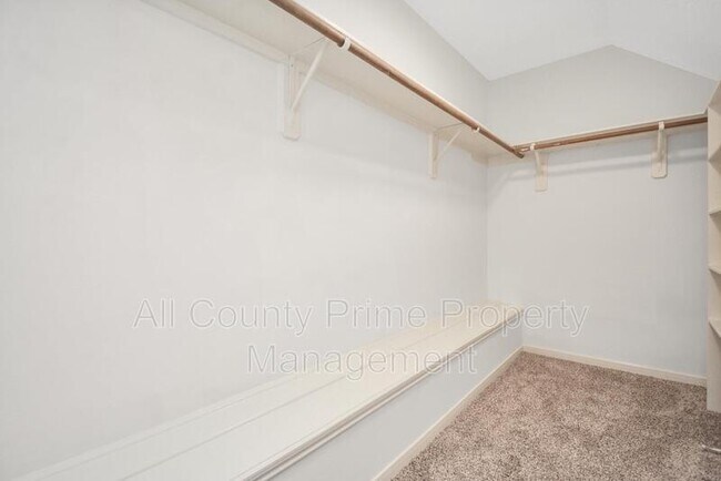 Building Photo - 21910 Willow Shade Ln