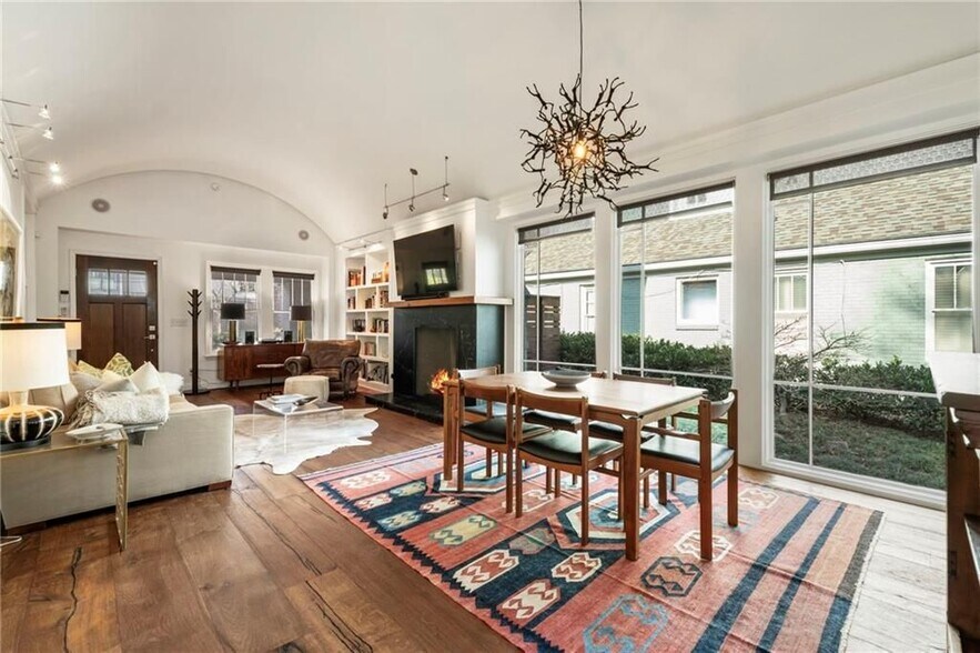 Building Photo - 212 Geneva St