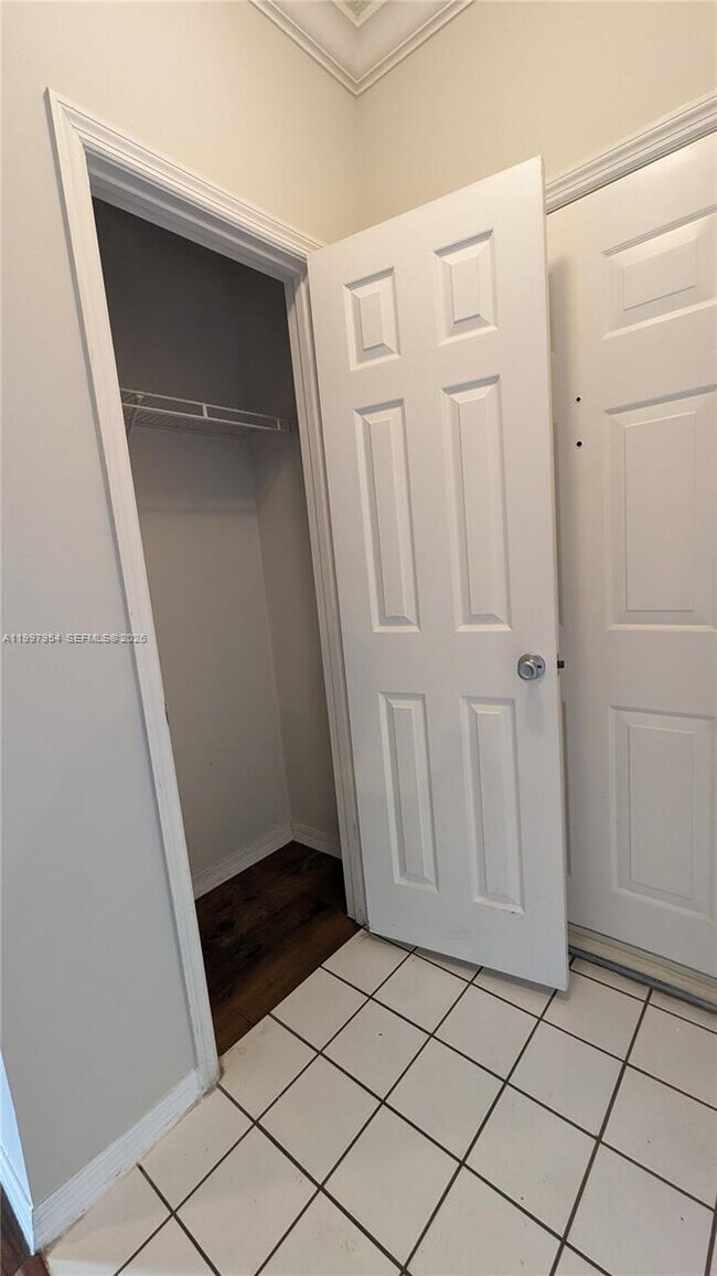 Building Photo - 151 SW 117th Ave