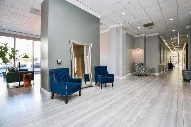 Building Photo - 5150 Hidalgo St