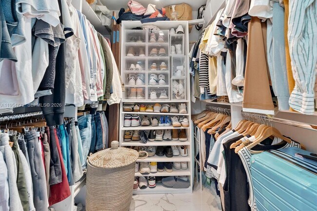 Building Photo - 275 NE 18th St