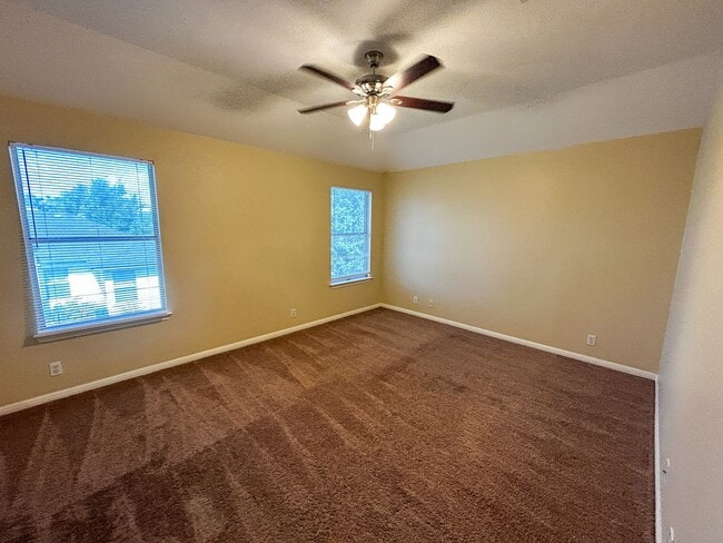 Building Photo - Rare 5 Bedroom in Crystal Knoll Georgetown