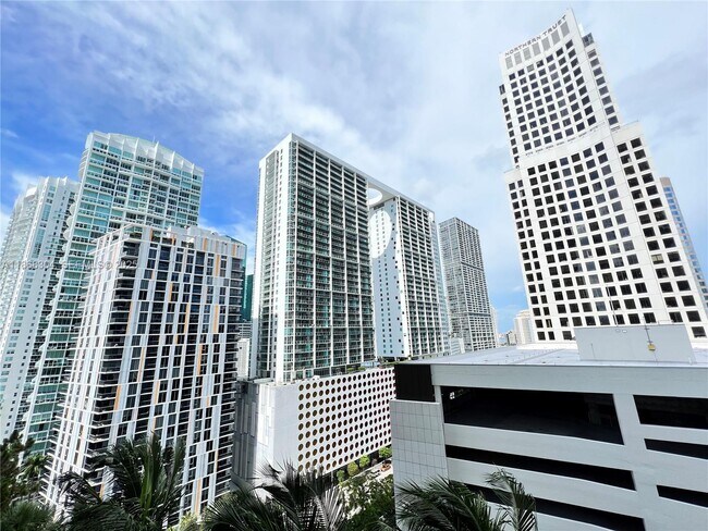 Building Photo - 68 SE 6th St