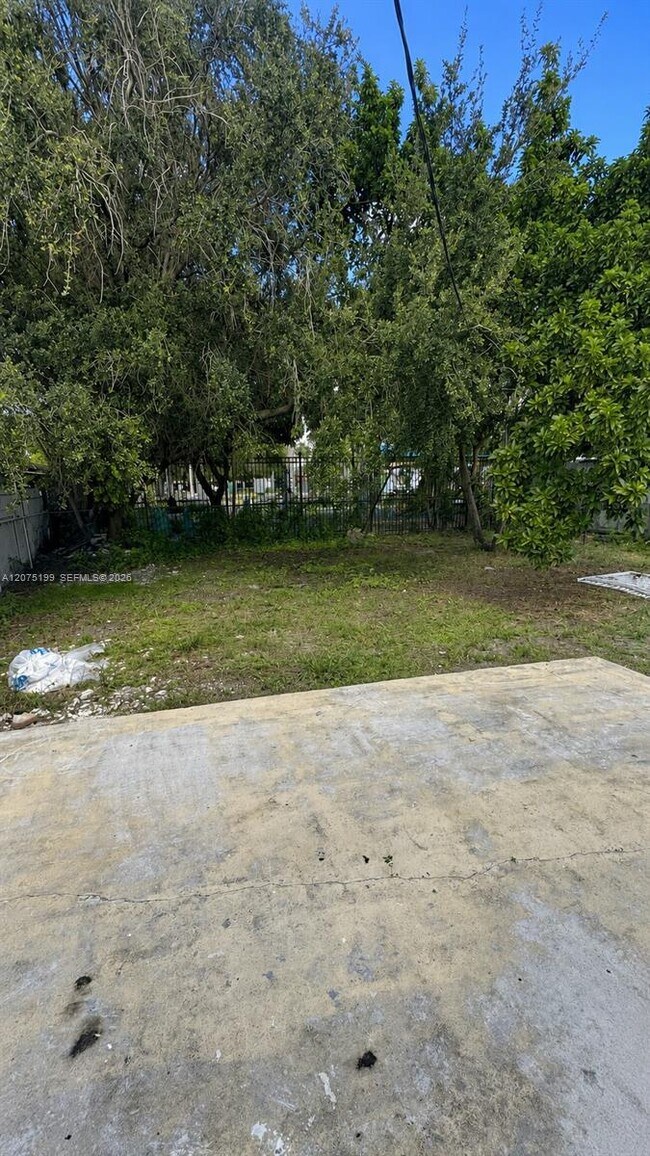 Building Photo - 901 NW 116th St