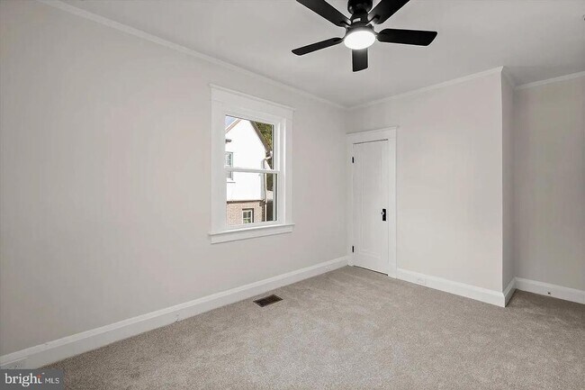 Building Photo - 614 Stamford Rd