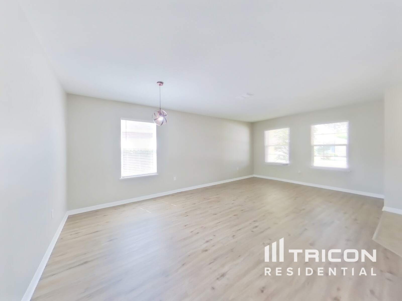 Building Photo - 1617 Tamarind Rd