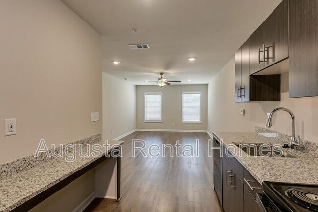 Building Photo - 2511 Otter Run