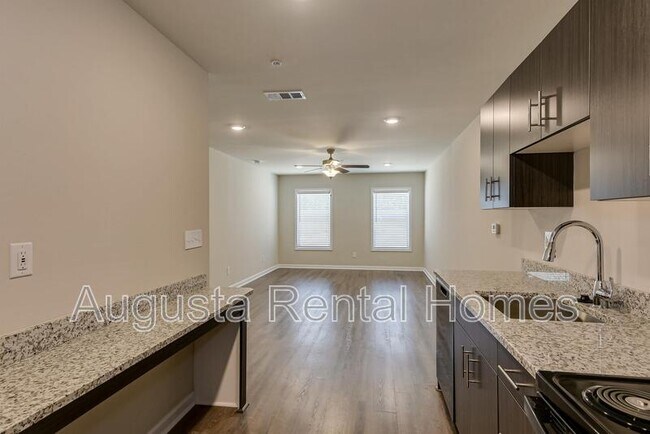 Building Photo - 3108 Otter Run