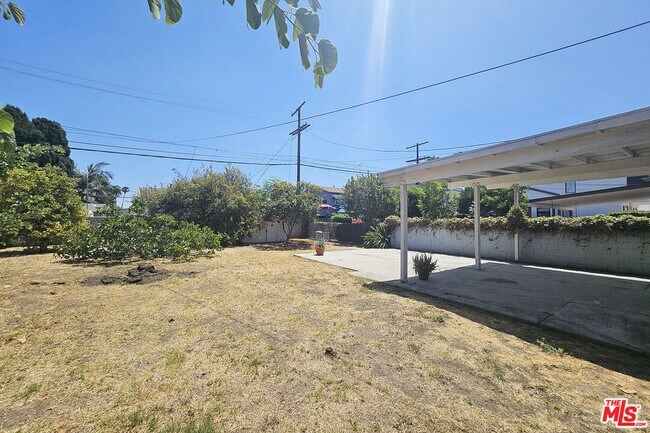 Building Photo - 648 Heliotrope Dr