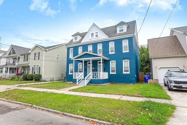 Building Photo - 422-424 W 30th Street