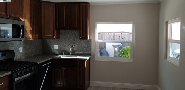 Building Photo - 20189 Wisteria St