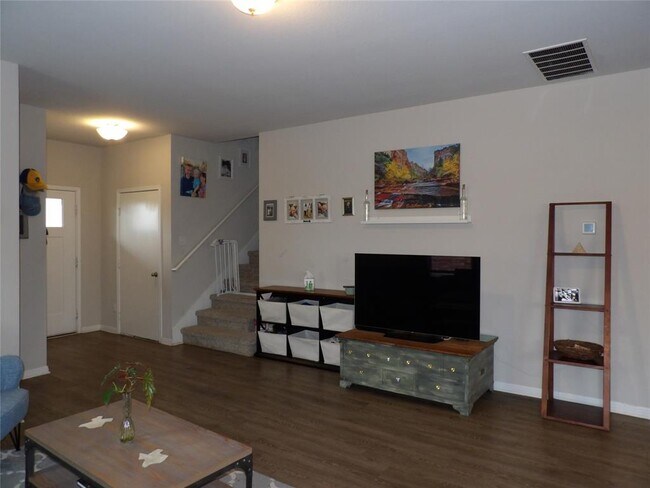 Building Photo - 3097 Blantyre Bnd