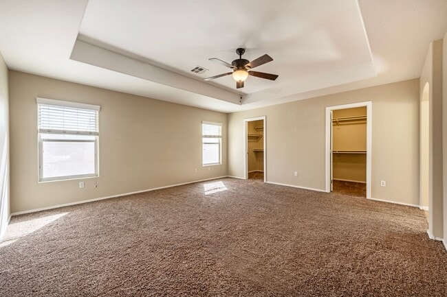 Building Photo - Southwest 5 bd 3 full bath with 2 car gara...