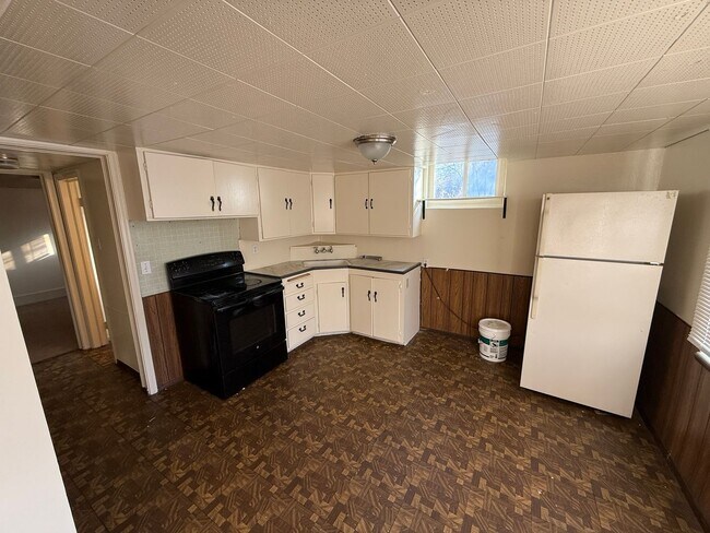 Building Photo - 1270 E Sherman Ave