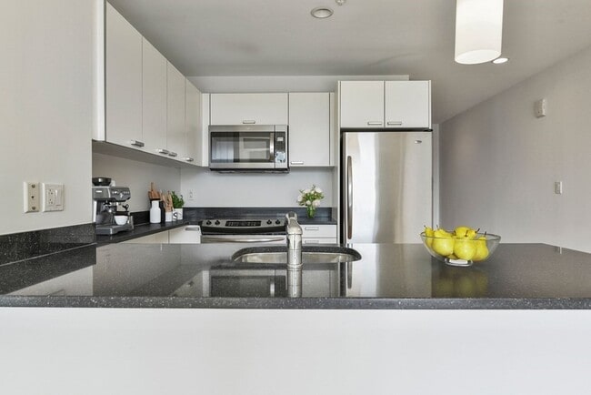 Building Photo - 2 Earhart St