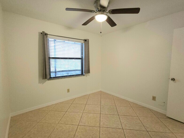 Building Photo - 10031 Winding Lake Rd