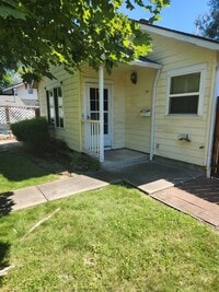 Building Photo - Great 3 bdrm, 1.5 bath house