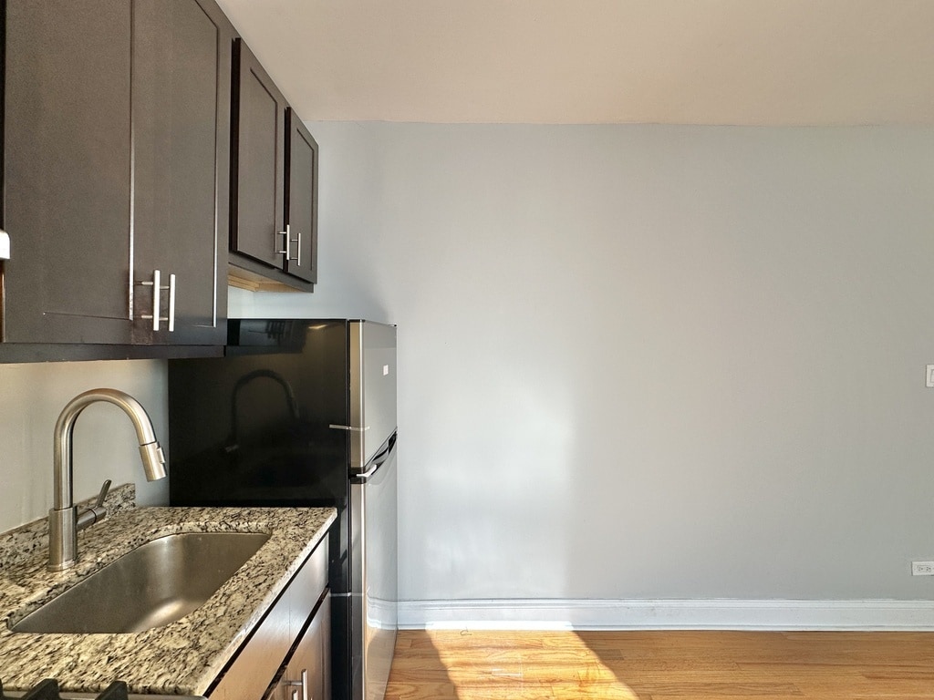 Building Photo - 623 W Patterson Ave