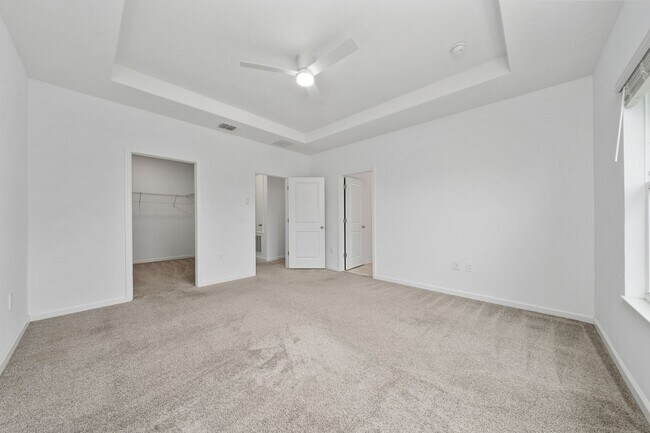 Building Photo - 3295 Laurent Lp