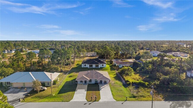 Building Photo - 915 Graystone Ave