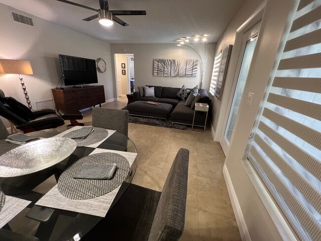 Building Photo - 221 Pine HOV Cir