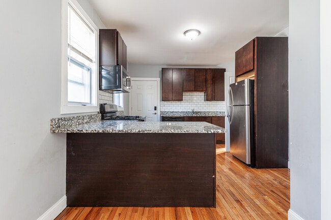 Building Photo - 2968 N Ridgeway Ave