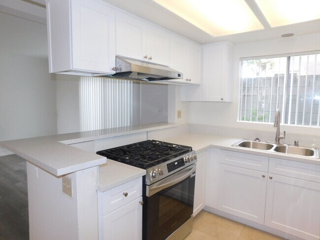 Building Photo - ALH7811