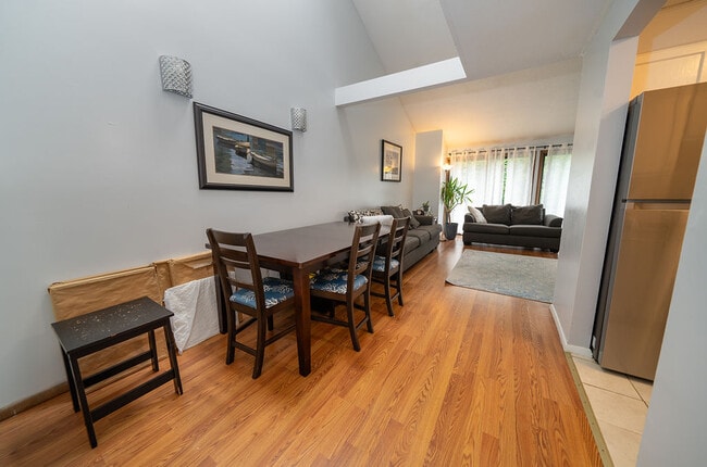 Building Photo - 32 Saginaw Trail