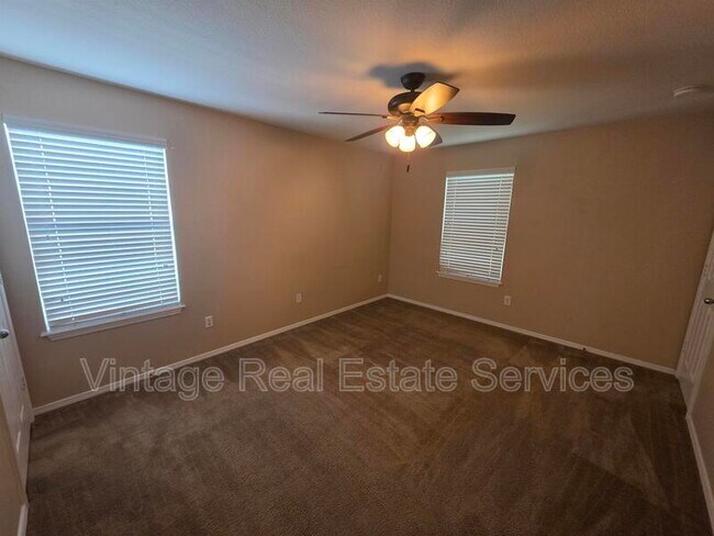 Building Photo - 9209 English Oaks Ln