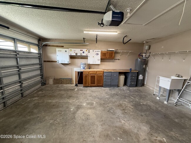 Building Photo - 563 Summers Creek Dr