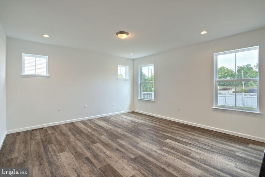 Building Photo - 36 Shillington Ln