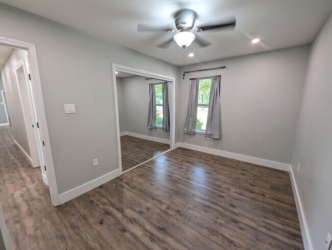 Building Photo - 8717 Sand Pine Dr