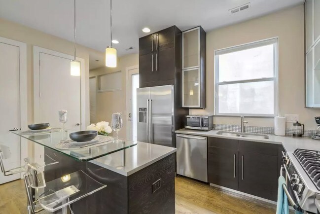 Building Photo - 2215 W 32nd Ave