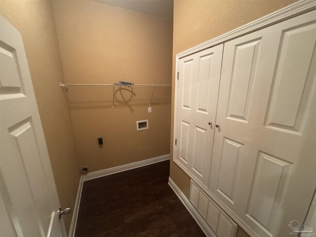 Building Photo - 7071 Lake Joanne Dr