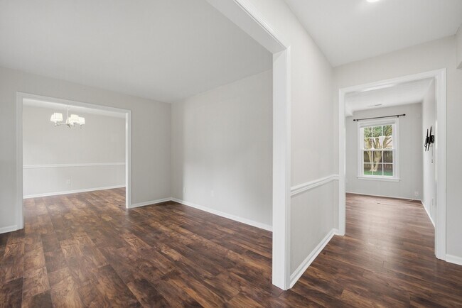 Building Photo - 2252 Newstead Dr