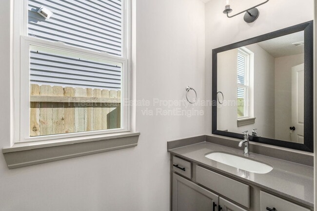 Building Photo - 72 Hayden Ave