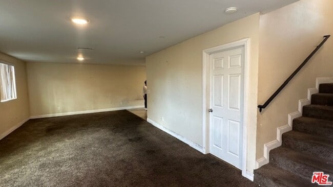 Building Photo - 1161 E 40th Pl