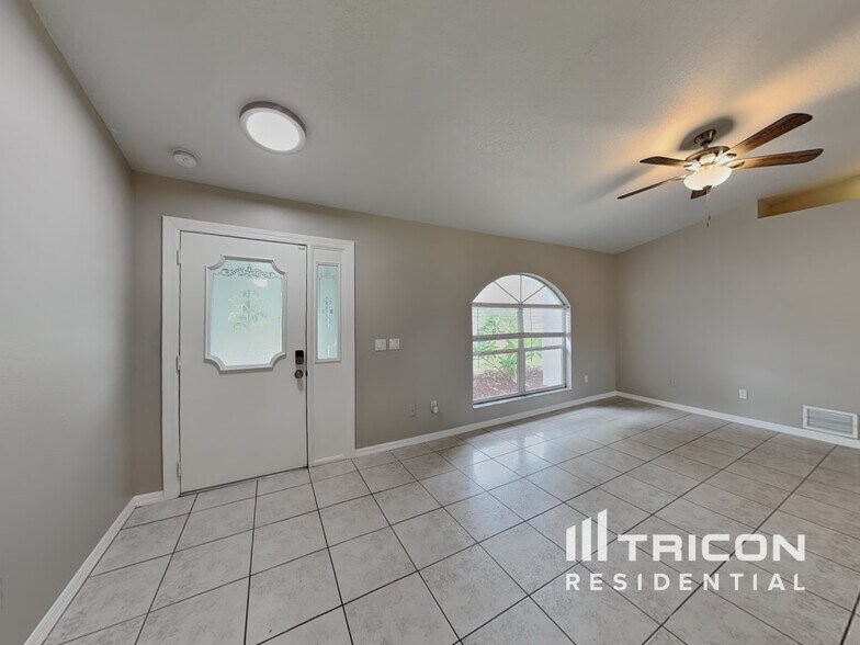 Building Photo - 99 Sandhurst Dr
