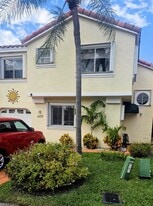 Building Photo - 1077 SE 6th Ave