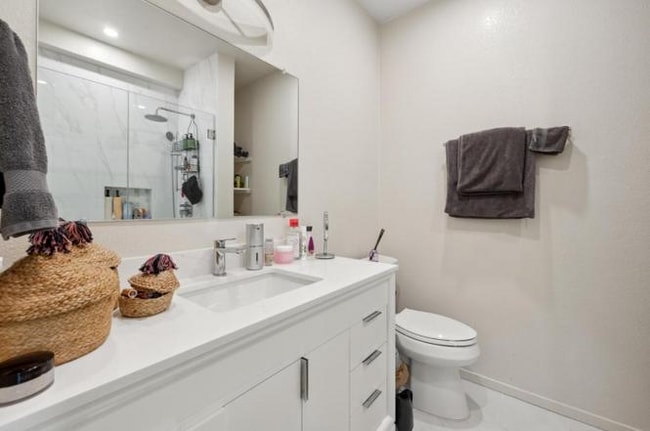 Building Photo - Nahcco