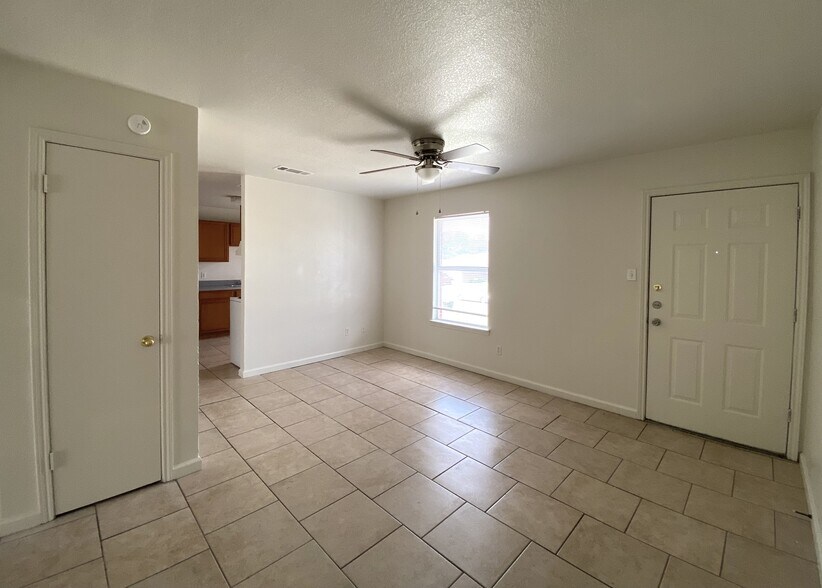 Building Photo - 1706 Windward Dr