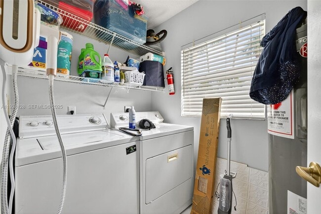 Building Photo - 210 NW Zanzibar Pl