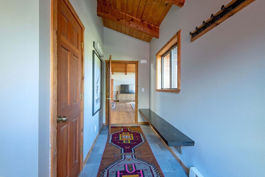 Building Photo - 529 Quaking Aspen Dr
