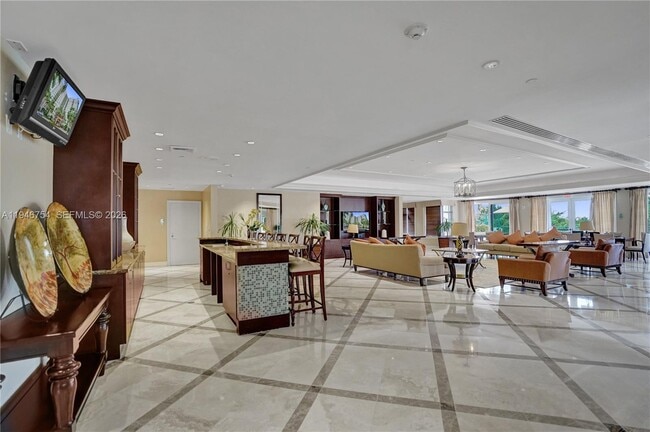 Building Photo - 20000 E Country Club Dr