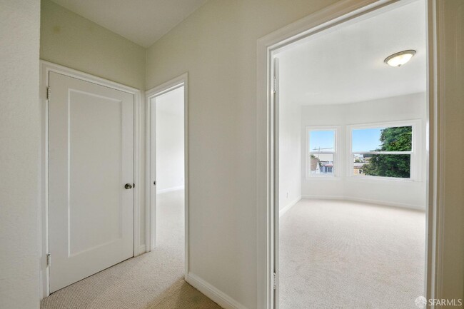 Building Photo - 1720 Quesada Ave