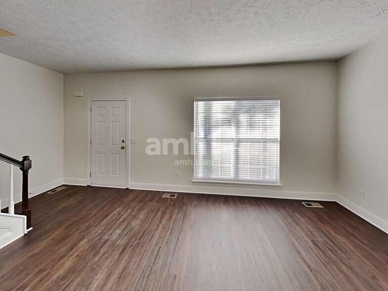 Building Photo - 3470 Esquire Dr